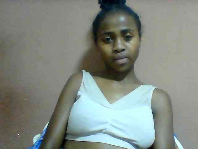 Clarah1 webcam