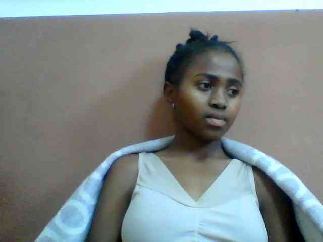 Clarah1 webcam