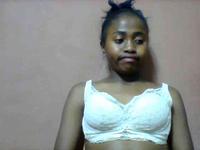 Clarah1 webcam