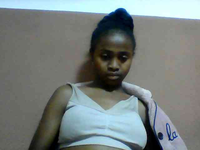 Clarah1 webcam