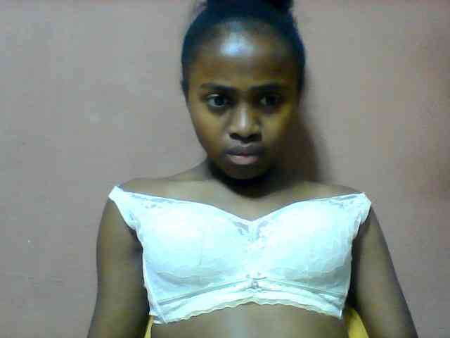 Clarah1 webcam