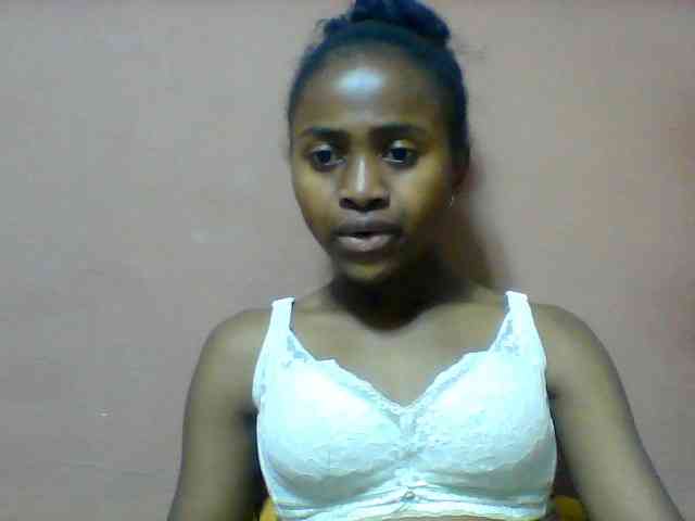 Clarah1 webcam