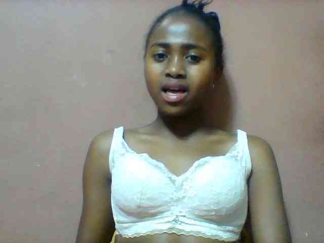 Clarah1 webcam