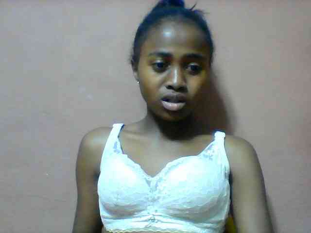 Clarah1 webcam