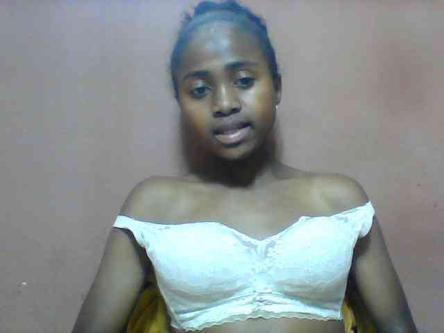 Clarah1 webcam