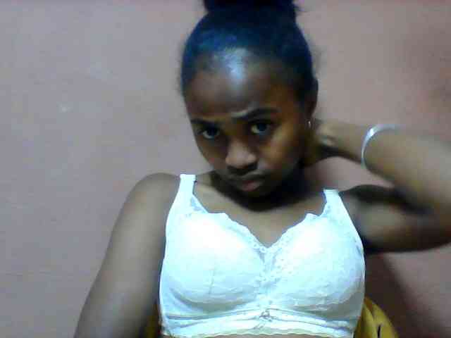 Clarah1 webcam