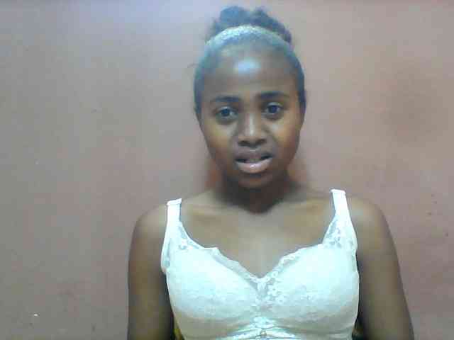 Clarah1 webcam