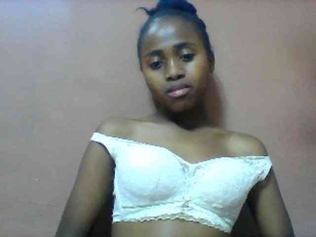 Clarah1 webcam