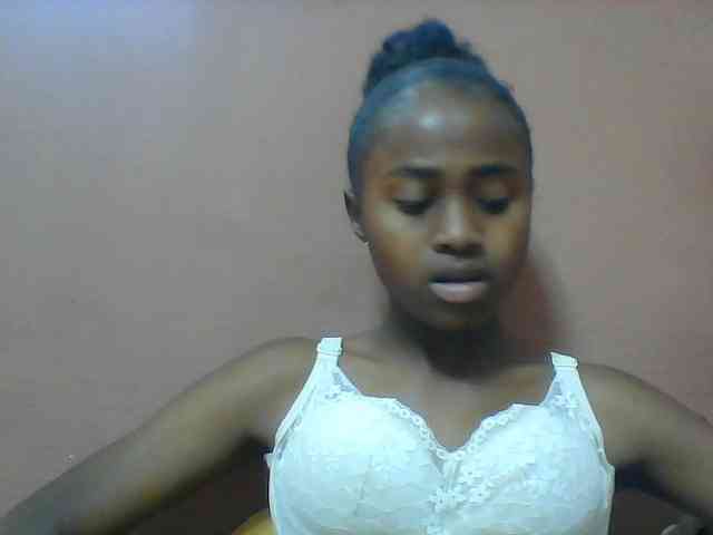 Clarah1 webcam