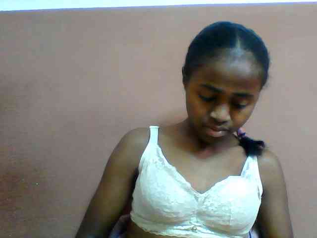 Clarah1 webcam