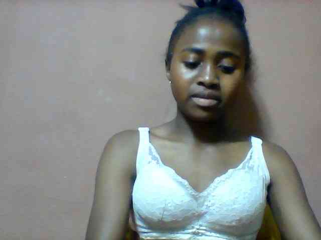 clarah1's live room