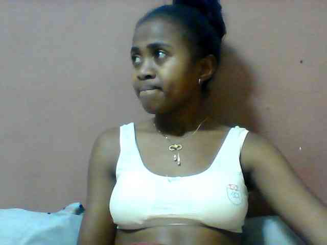 Clarah1 webcam