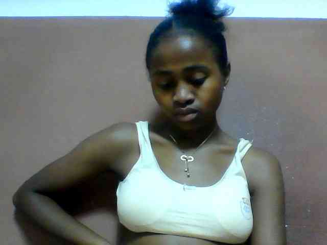 Clarah1 webcam