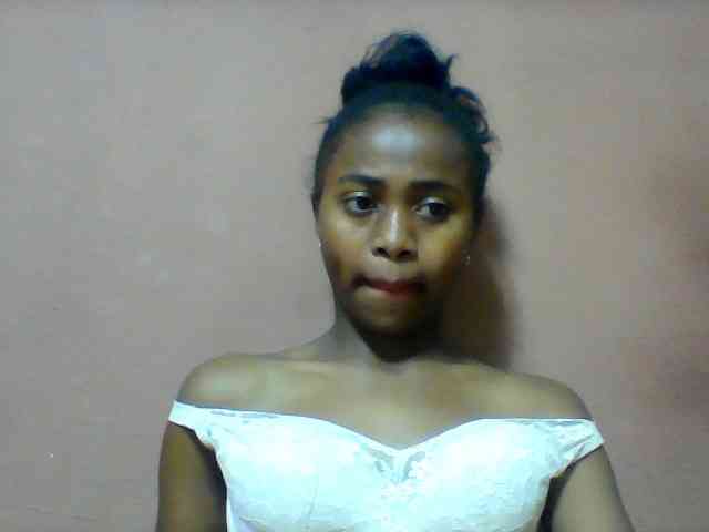 Clarah1 webcam
