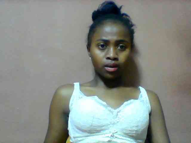 Clarah1 webcam