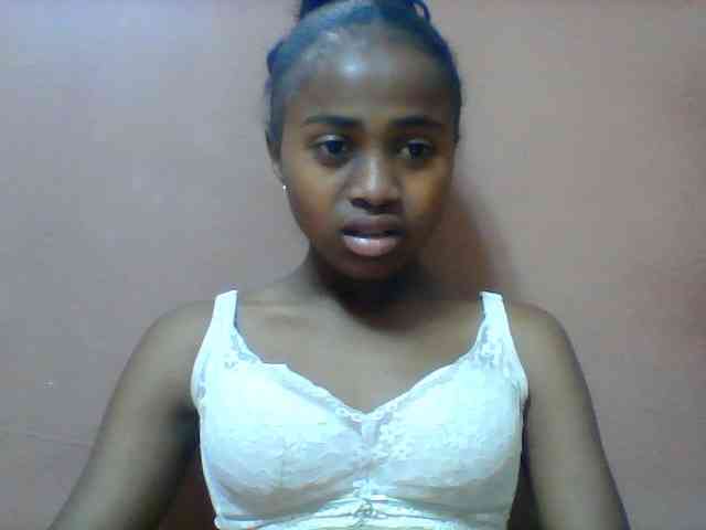 Clarah1 webcam