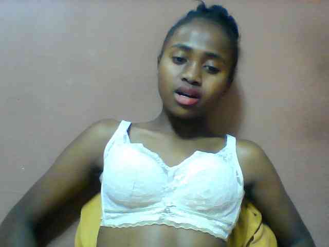 Clarah1 webcam