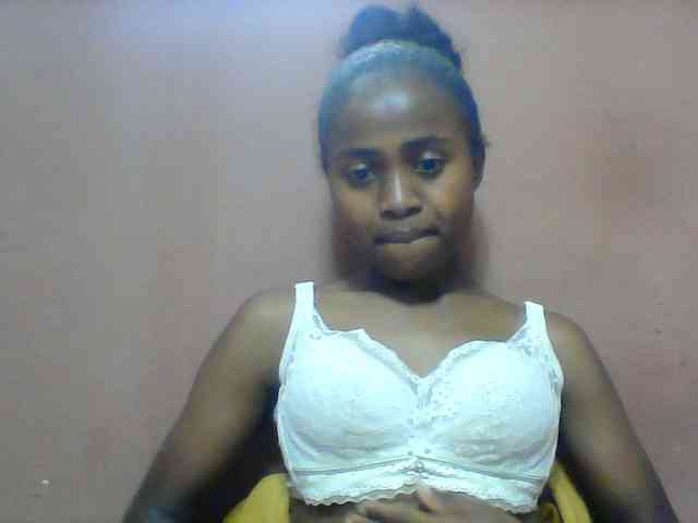 Clarah1 webcam