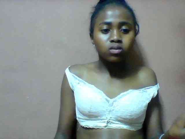 Clarah1 webcam