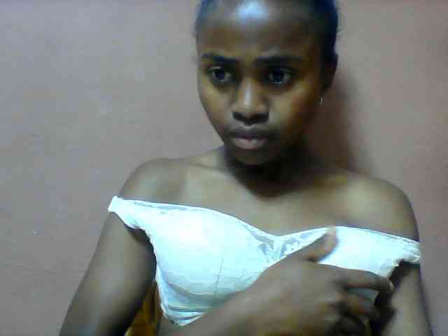 Clarah1 webcam