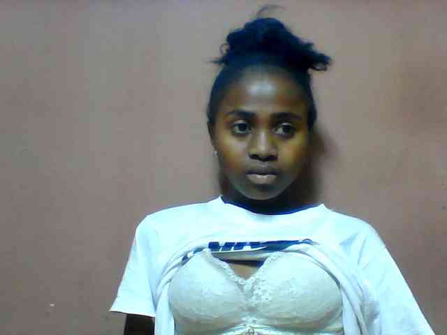 Clarah1 webcam
