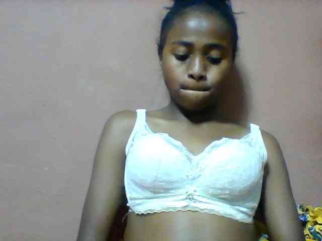 Clarah1 webcam