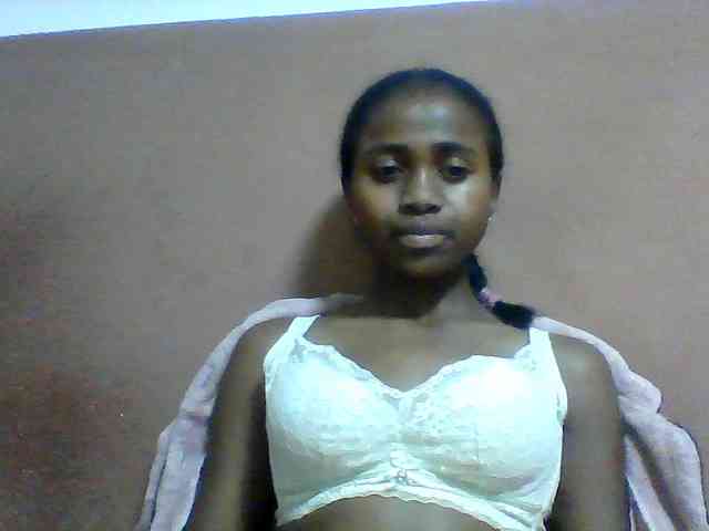 Clarah1 webcam