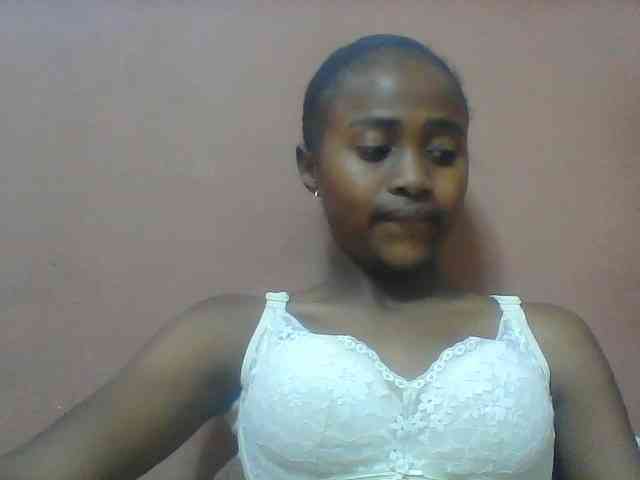 Clarah1 webcam