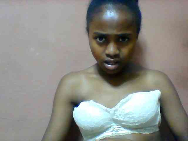 Clarah1 webcam