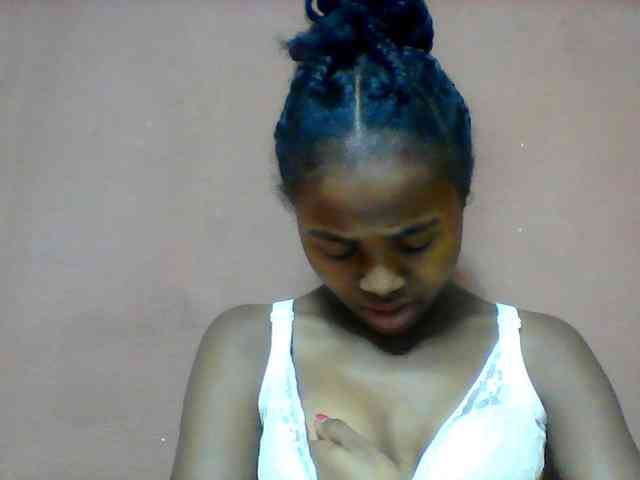 Clarah1 webcam