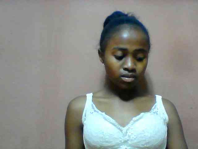 Clarah1 webcam
