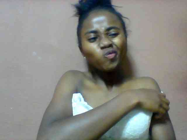 Clarah1 webcam