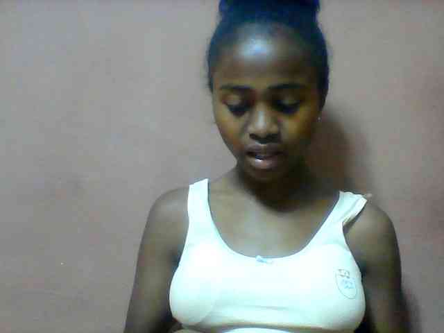 clarah1's live room