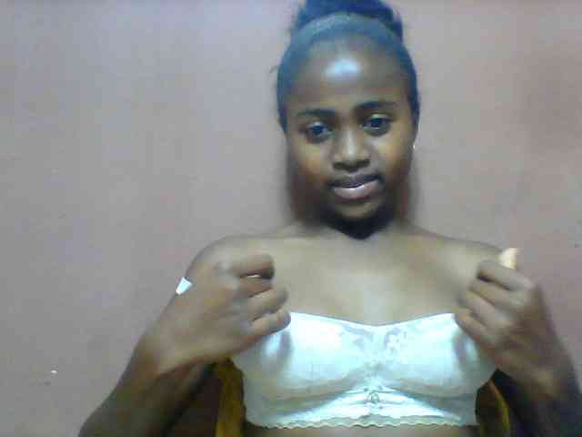 Clarah1 webcam