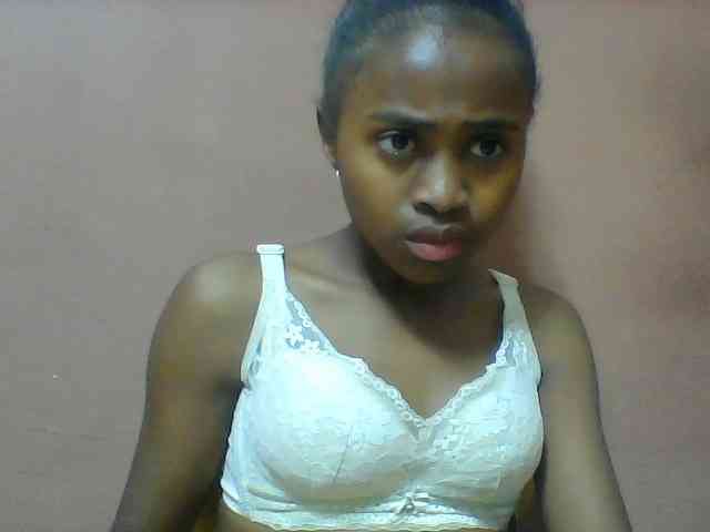 Clarah1 webcam