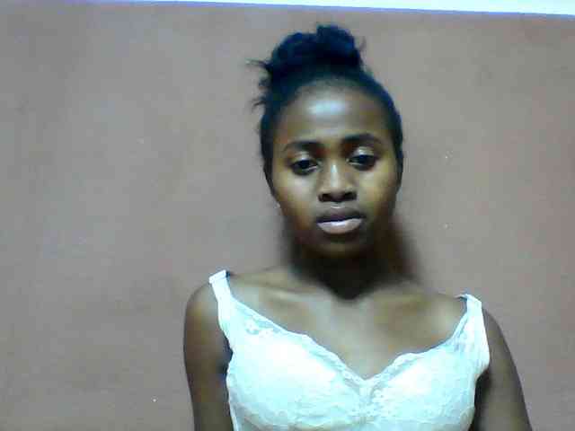 Clarah1 webcam