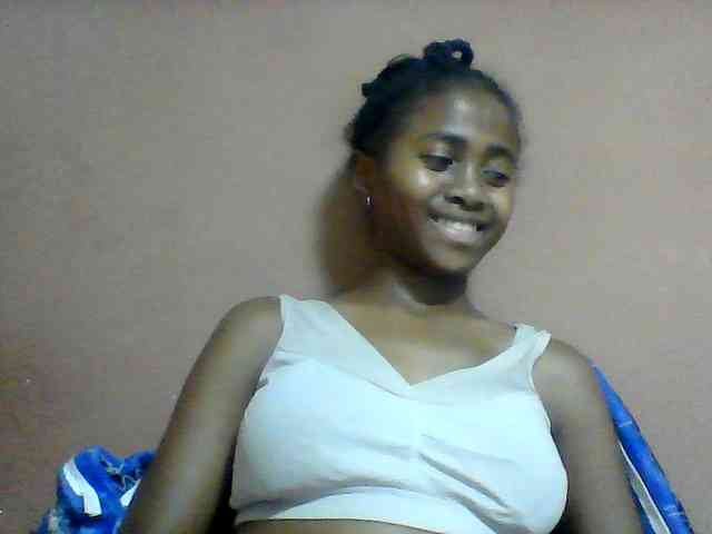 Clarah1 webcam