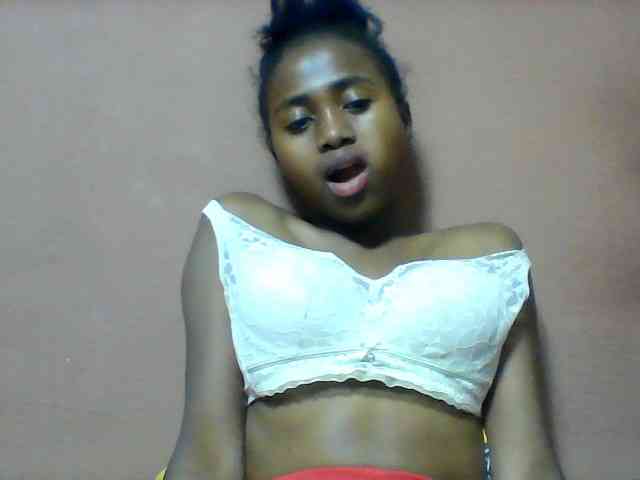 Clarah1 webcam