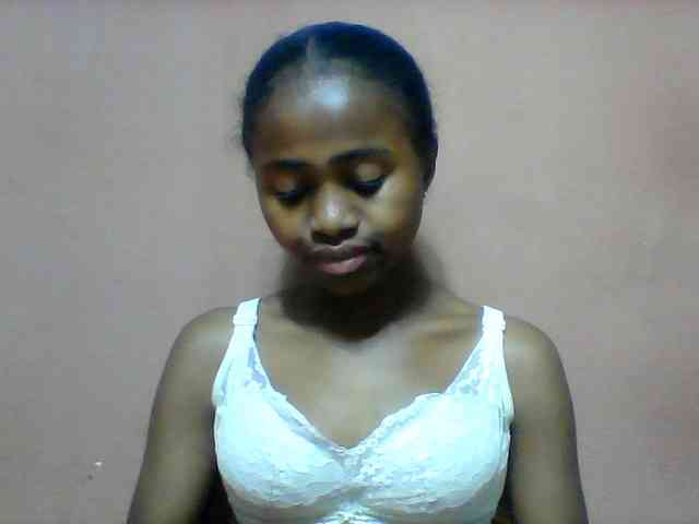 Clarah1 webcam