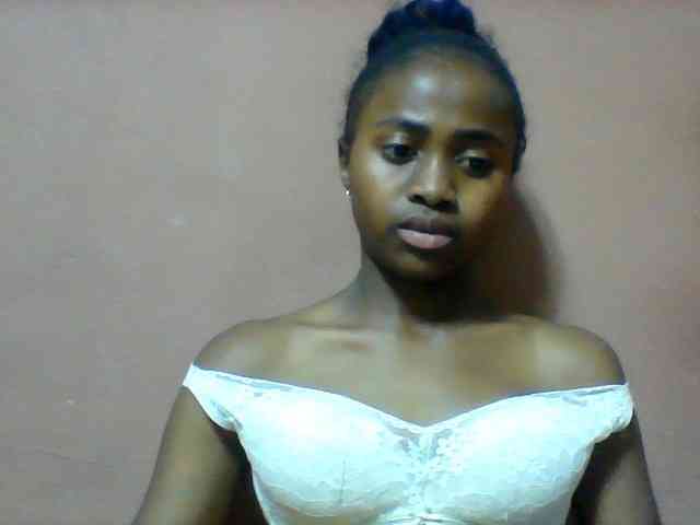 Clarah1 webcam
