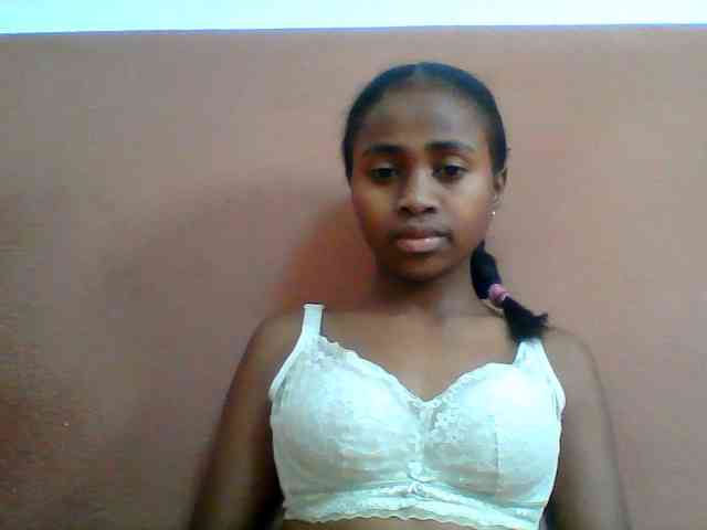 Clarah1 webcam