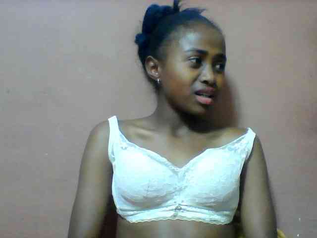 Clarah1 webcam