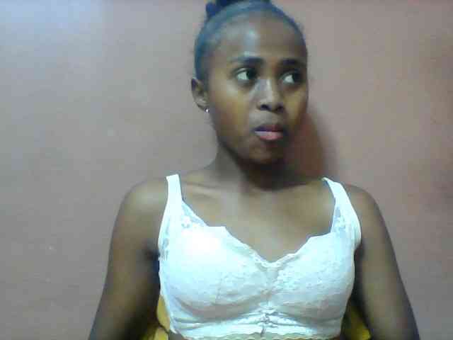Clarah1 webcam