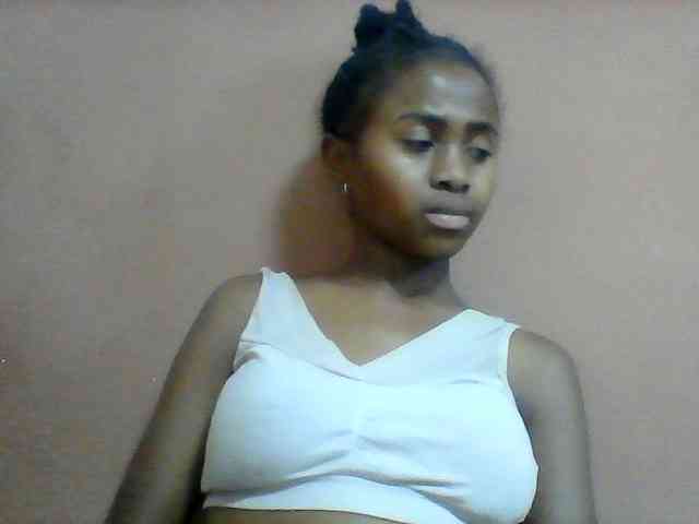 Clarah1 webcam