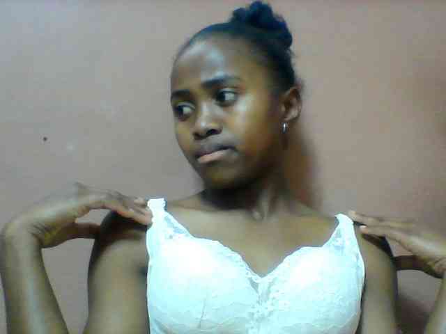 Clarah1 webcam