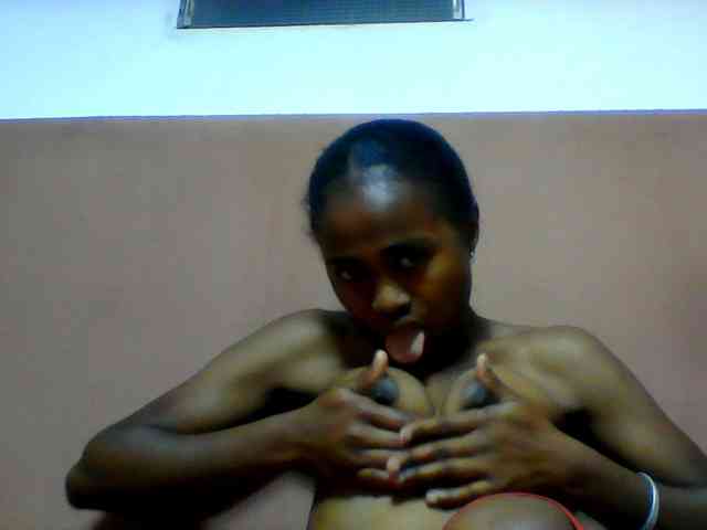 Clarah1 webcam