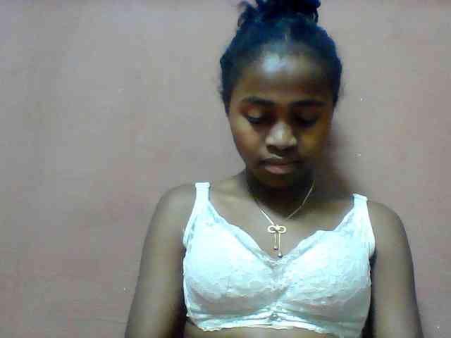 Clarah1 webcam