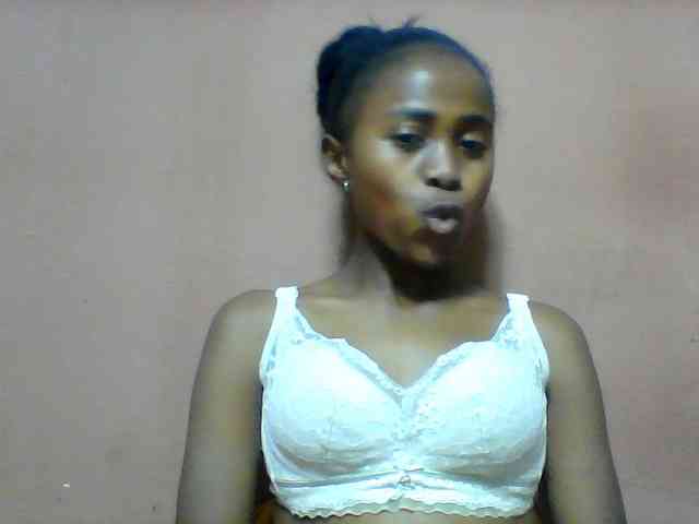 Clarah1 webcam