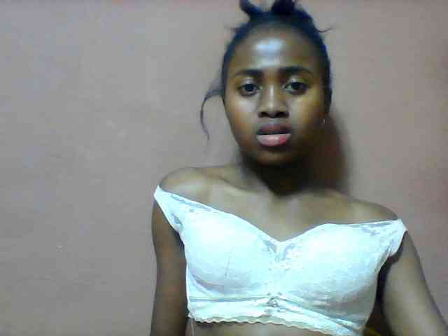 Clarah1 webcam