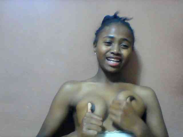 Clarah1 webcam